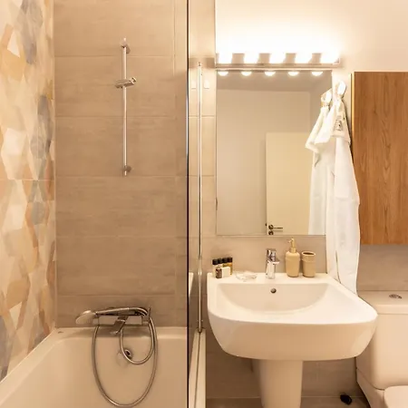 3br, 2 Bath - Ideal For Families Groups *