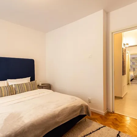 3br, 2 Bath - Ideal For Families Groups Apartment *