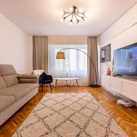 דירה 3br, 2 Bath - Ideal For Families Groups בוקרשט