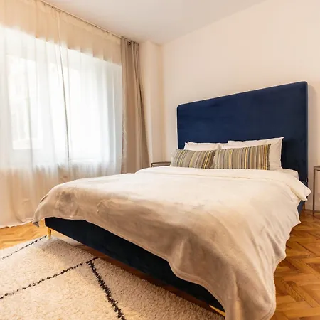 3br, 2 Bath - Ideal For Families Groups *